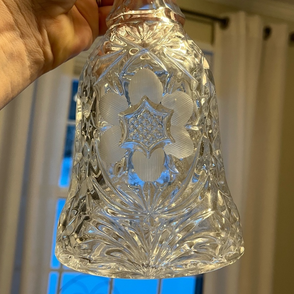 Vintage Pressed Glass Decanter with Floral Star Motif - Picture 14 of 16
